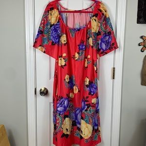 Granada red with colored flower house coat. 1/2 length zipper short sleeves XXXL